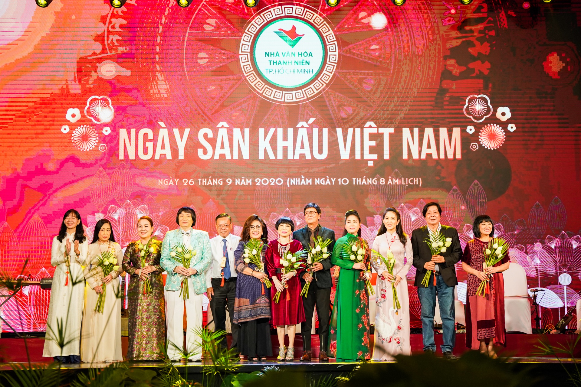 nghệ sĩ dự giỗ tổ sân khấu ảnh 1 nghe si du gio to san khau anh 1