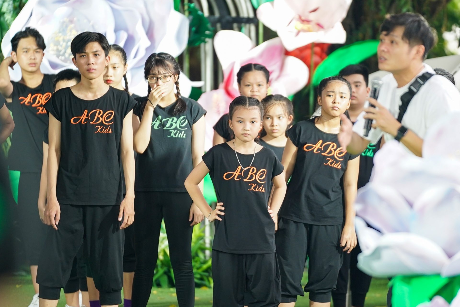 chi em cam ly,  minh tuyet anh 1