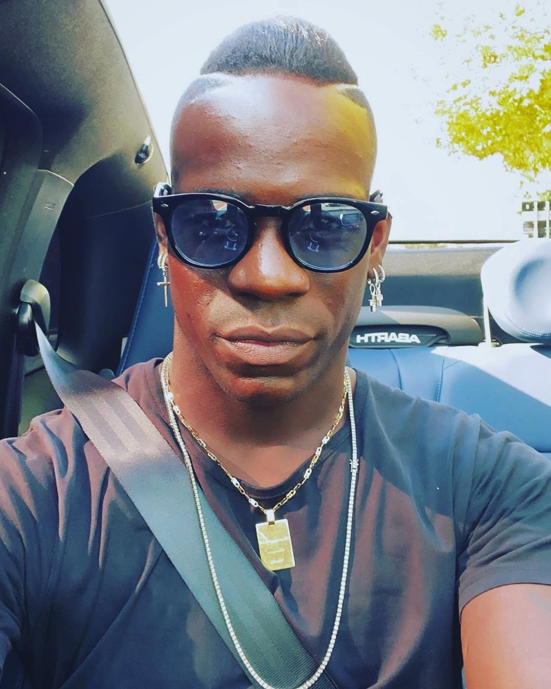 ban gai cua  tien dao Balotelli anh 11