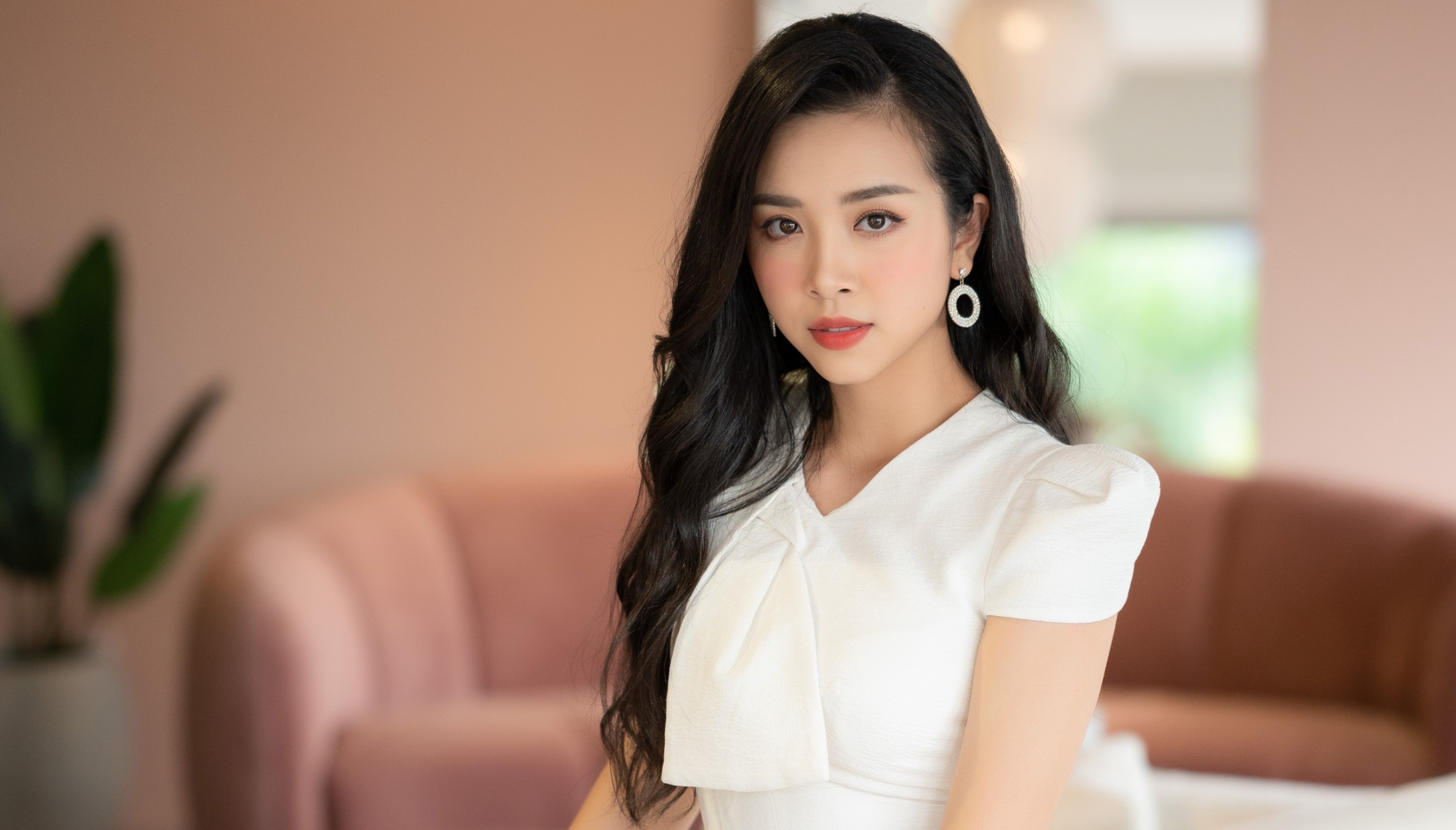 A hau Thuy An: 'Ban trai la tien si, 12 nam song o Anh' hinh anh