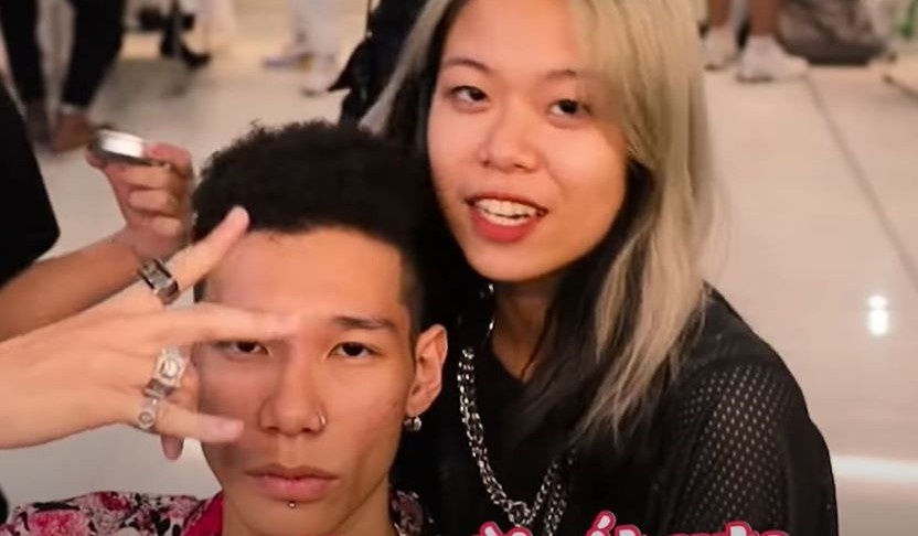 Tlinh va MCK than thiet o hau truong Rap Viet hinh anh