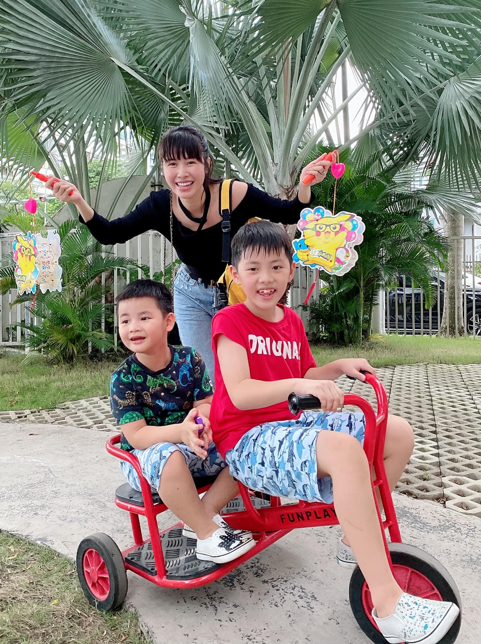 ca si pham Quynh Anh don trung thu anh 3