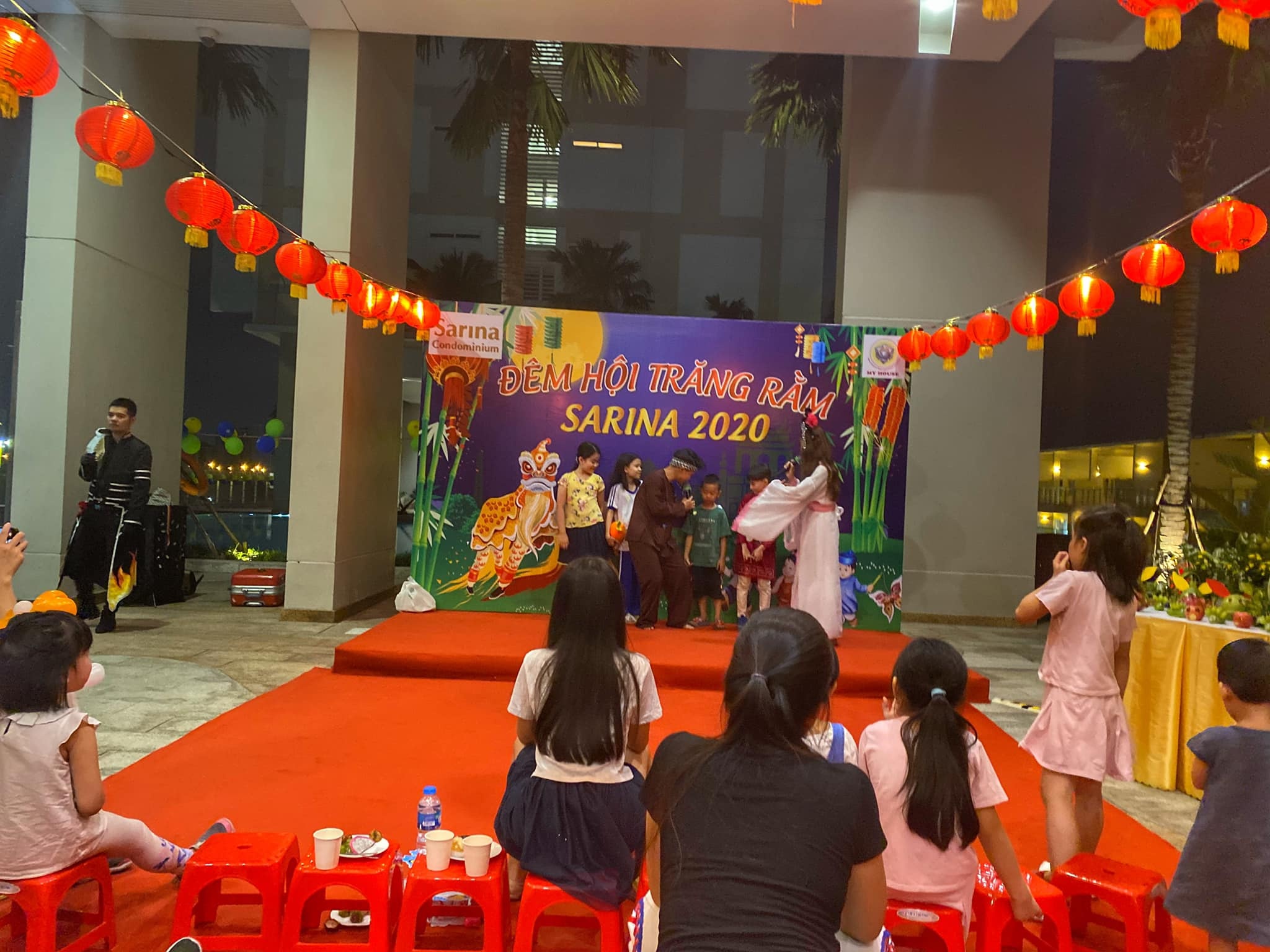 ca si pham Quynh Anh don trung thu anh 6