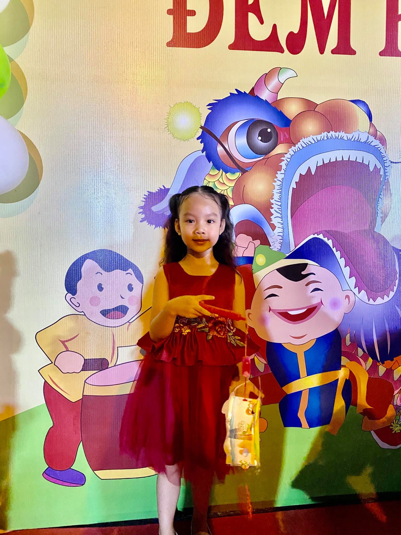 ca si pham Quynh Anh don trung thu anh 12