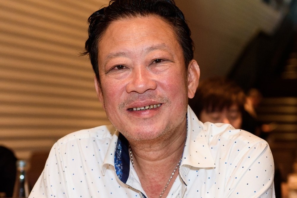 Nhac si Le Quang phau thuat cat ban chan phai hinh anh