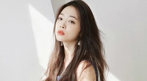 Anh trai vieng mo va tuong nho Sulli hinh anh