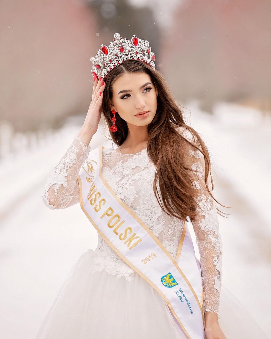 hoa hau Magdalena Kasiborska anh 2