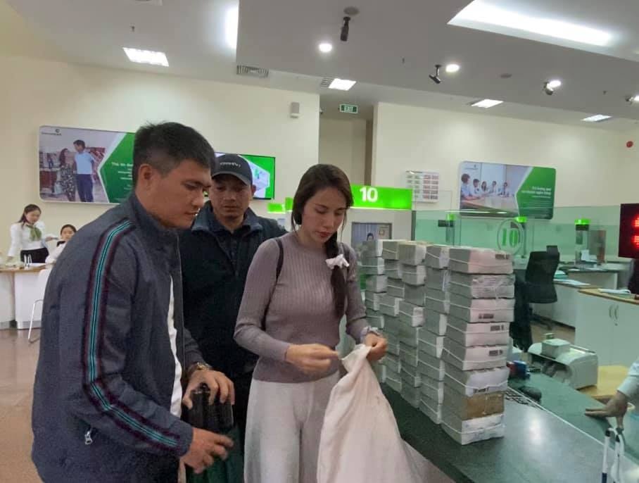 ca si thuy tien anh 1