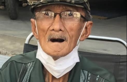 Nghe si Chan Dat qua doi hinh anh