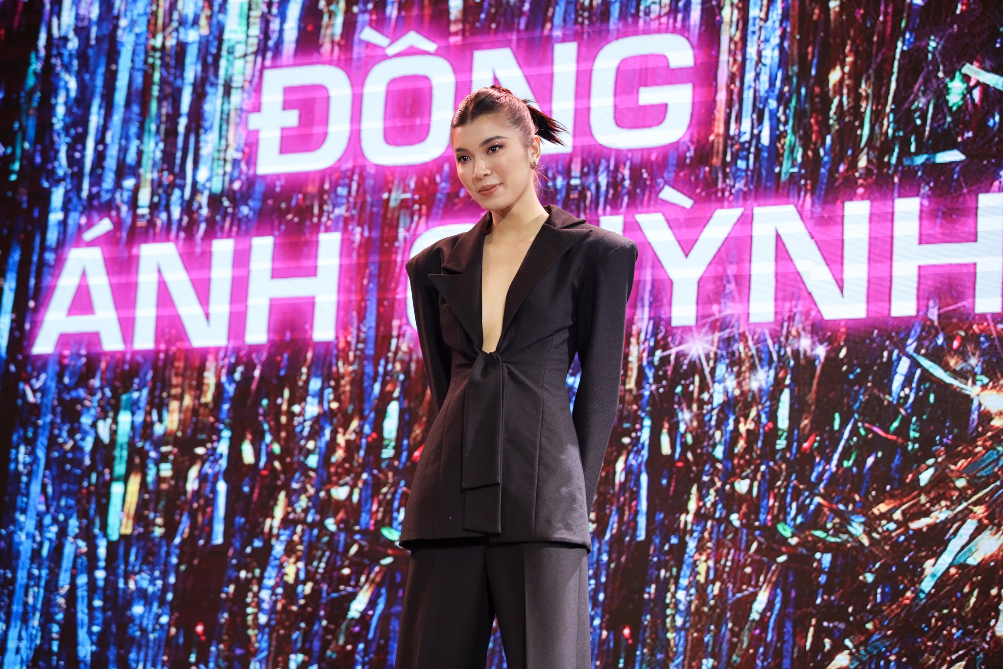 toc tien,  ngo thanh van anh 3