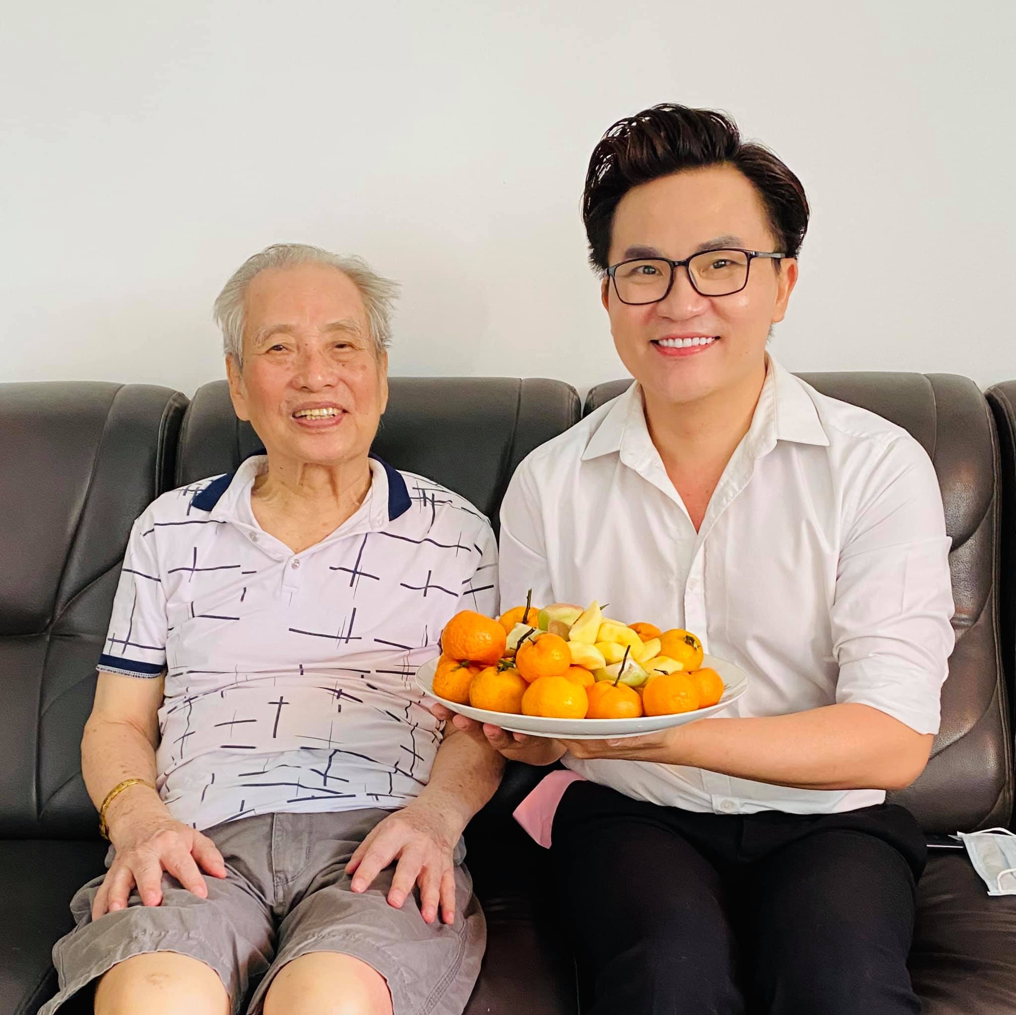 nghe si viet tri an thay co anh 1