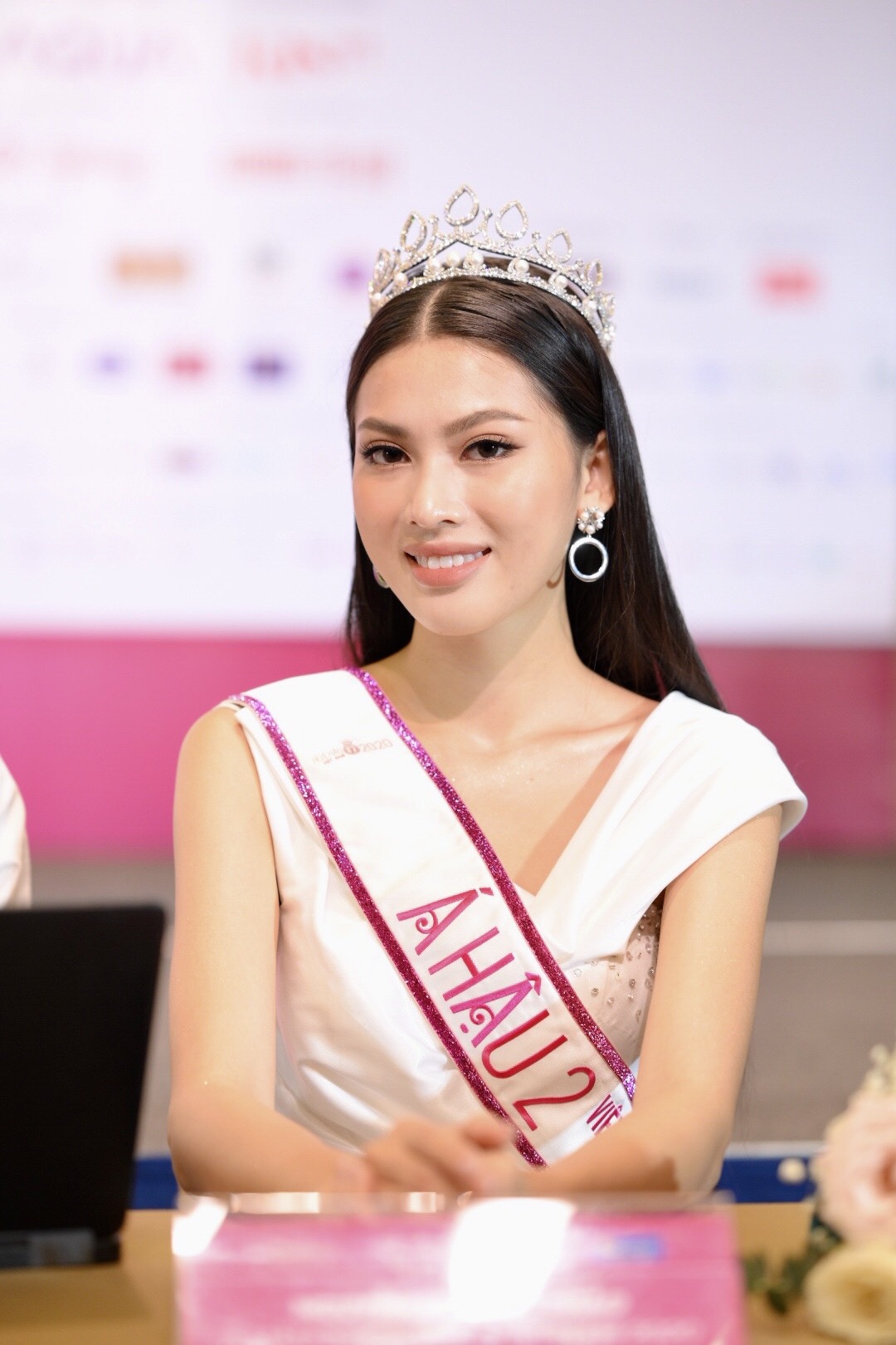 a hau 2 ngoc thao anh 1