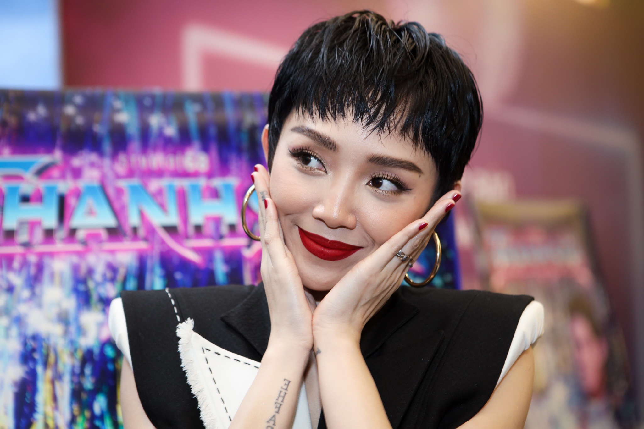 ca si toc tien va hoang touliver anh 4