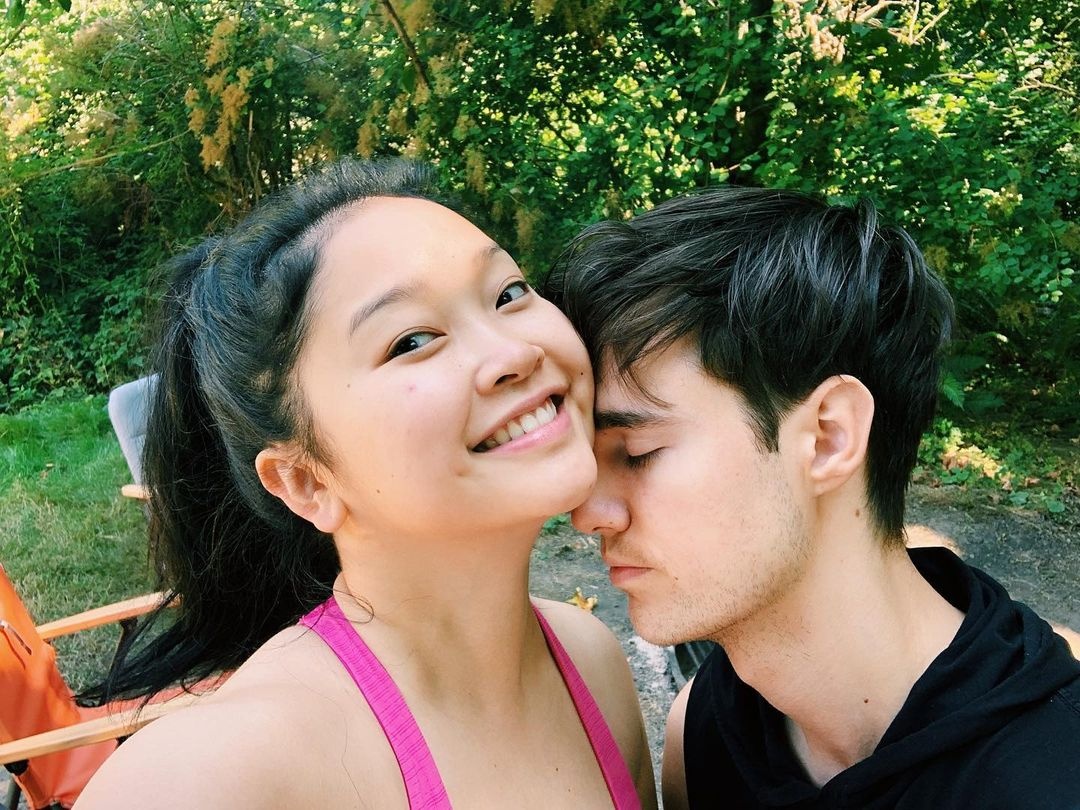 Lana Condor va ban trai anh 3