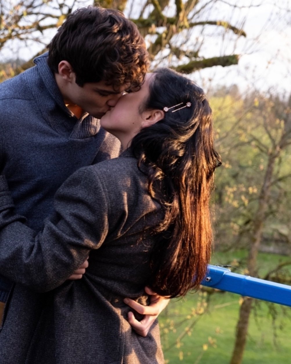 Lana Condor va ban trai anh 7