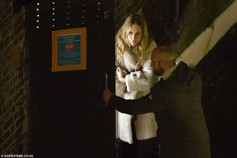 ca sĩ rita ora bị phạt ảnh 2 ca si rita ora bi phat anh 2