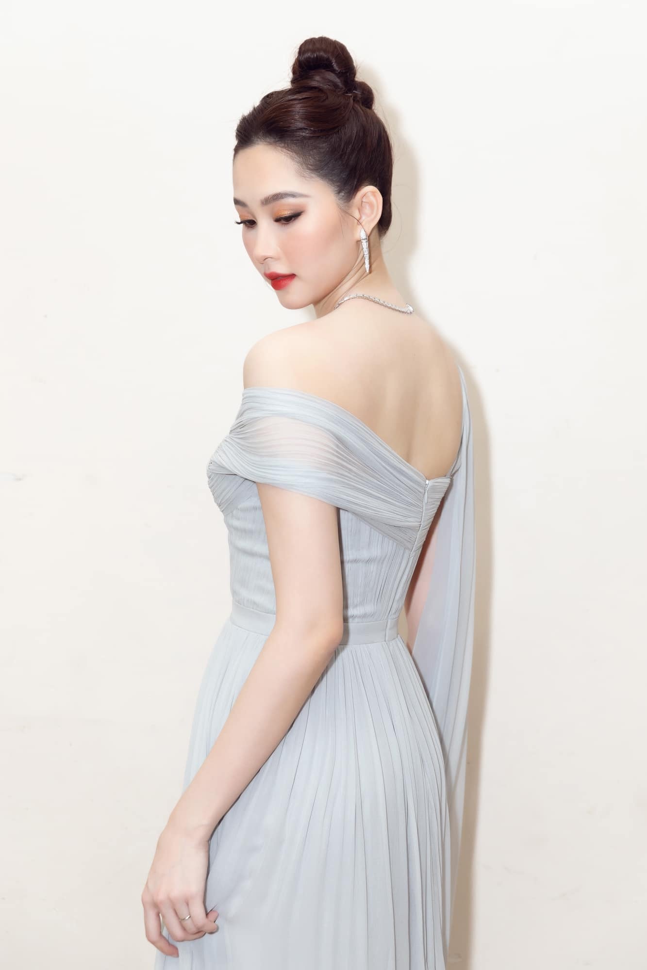 con trai hoa hau dang thu thao anh 4