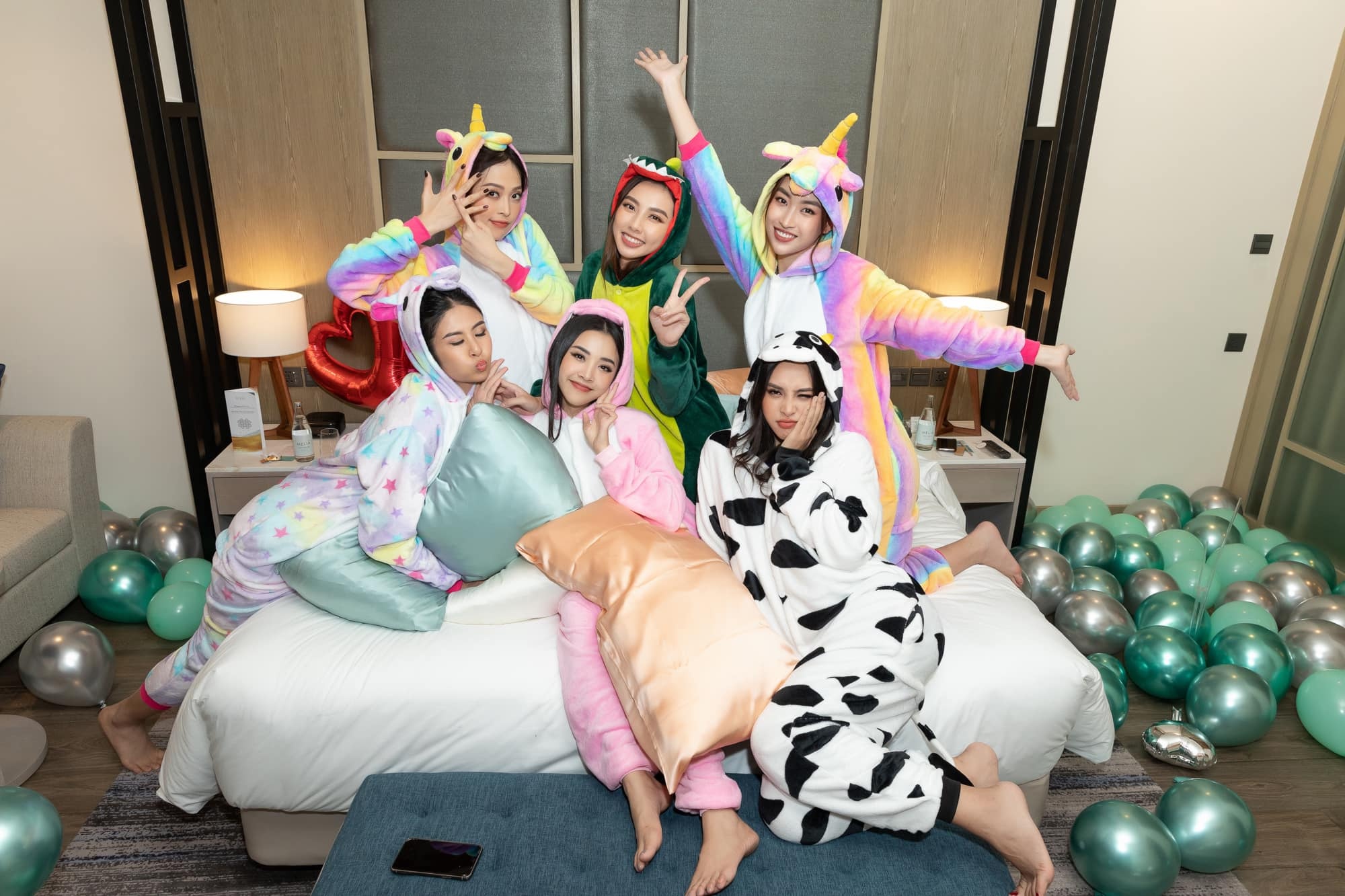 tiec doc than cua thuy an anh 4