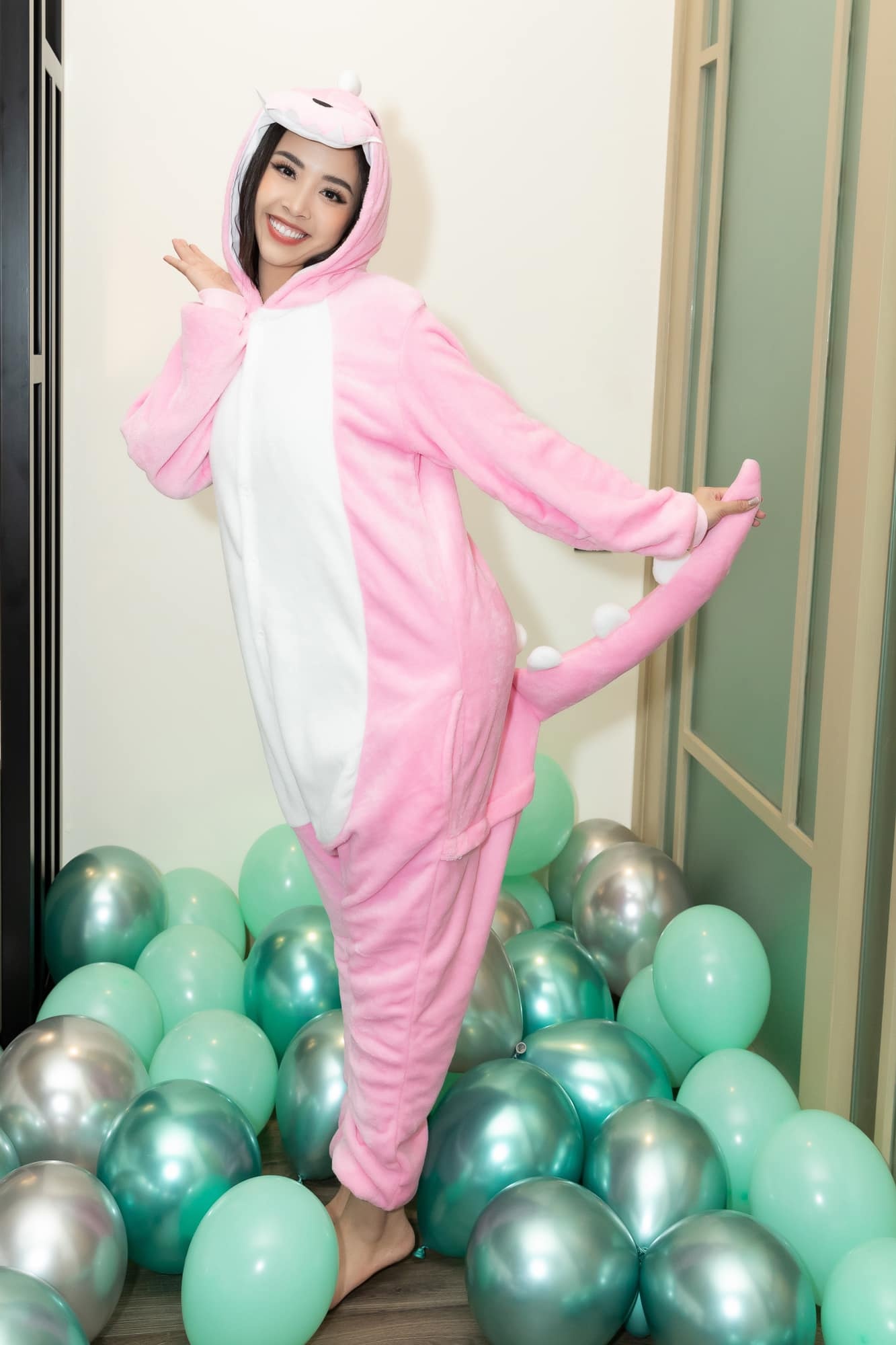 tiec doc than cua thuy an anh 8