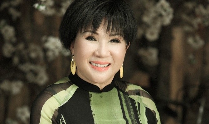 Danh ca Le Thu nhap vien vi mac Covid-19 hinh anh