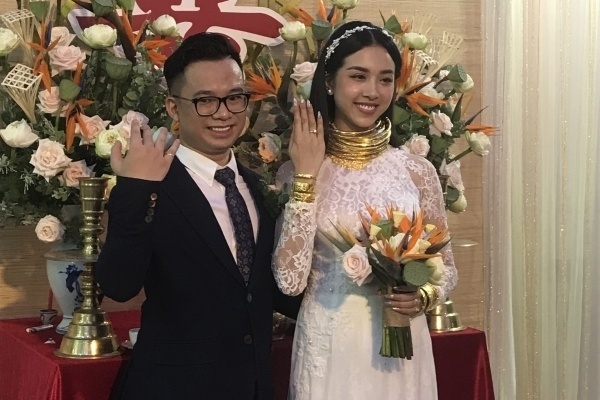 Tieu Vy, My Linh ve Kien Giang du cuoi Thuy An hinh anh