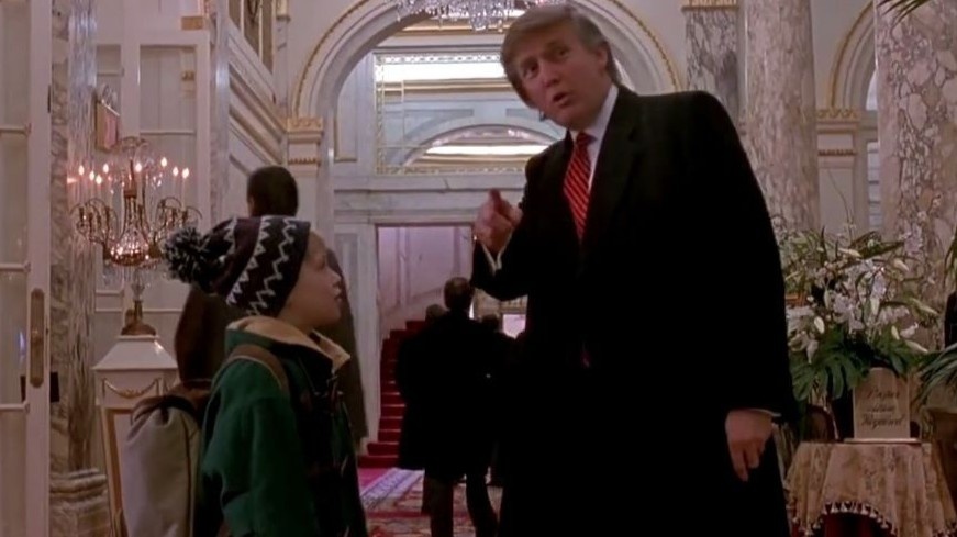 Macaulay Culkin ung ho xoa ong Trump khoi 'O nha mot minh 2' hinh anh