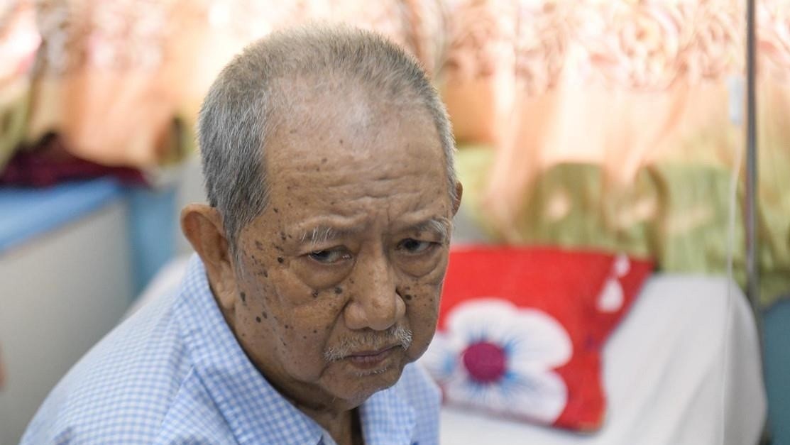 Hoai Linh, Khanh Van giup nghe si Mac Can chua benh hinh anh