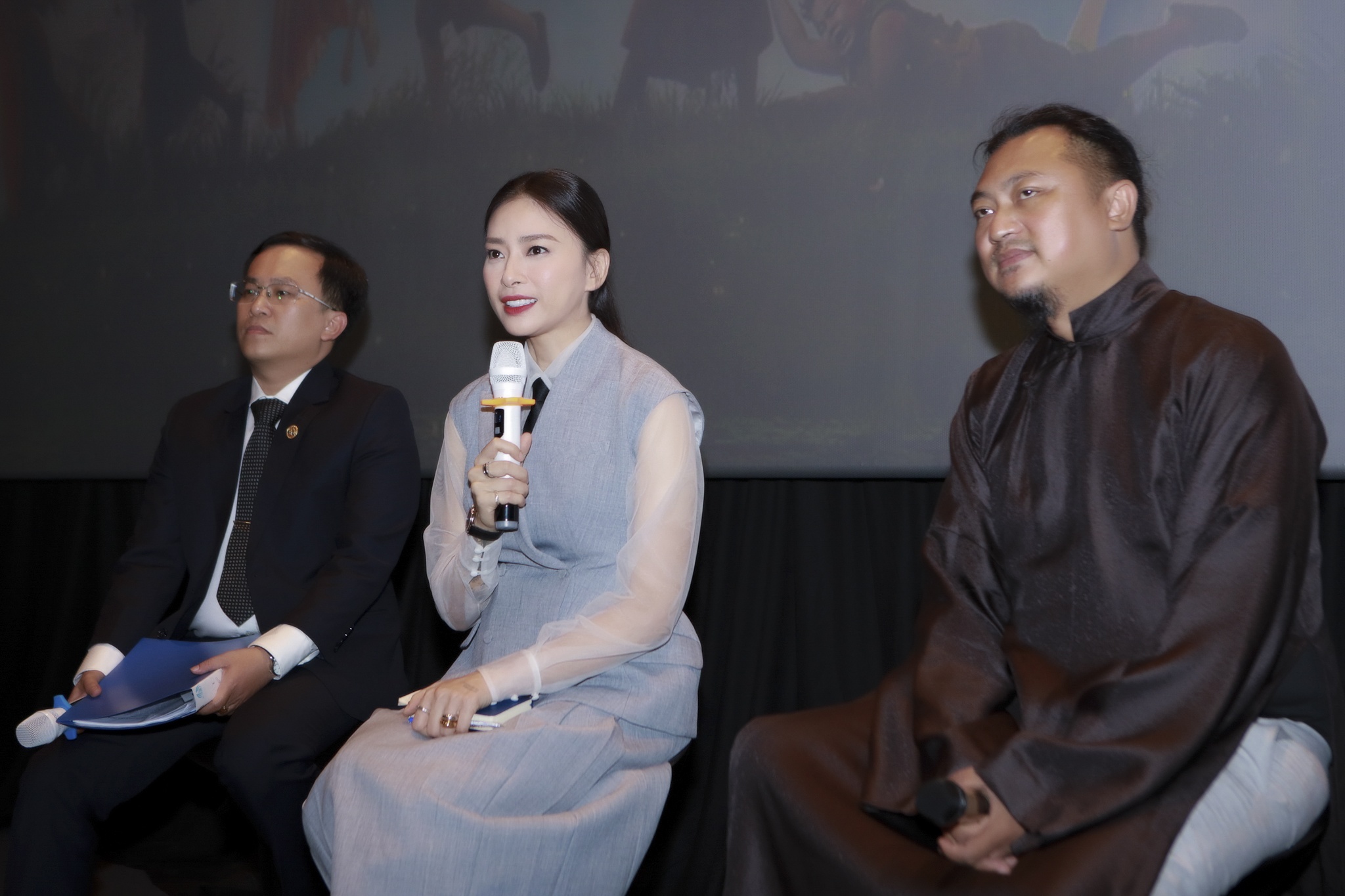 ngo thanh van noi ve phim trang ti anh 1