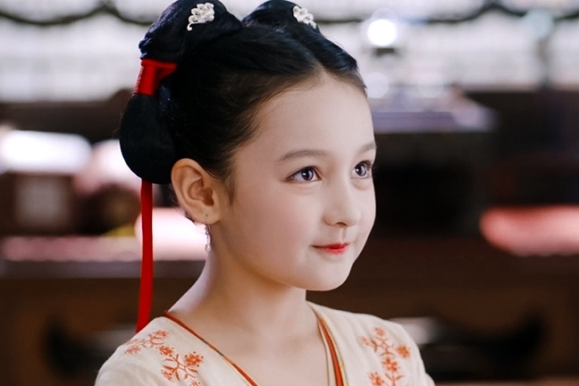 Dien vien nhi dong phim co trang cung Co Luc Na Trat hinh anh