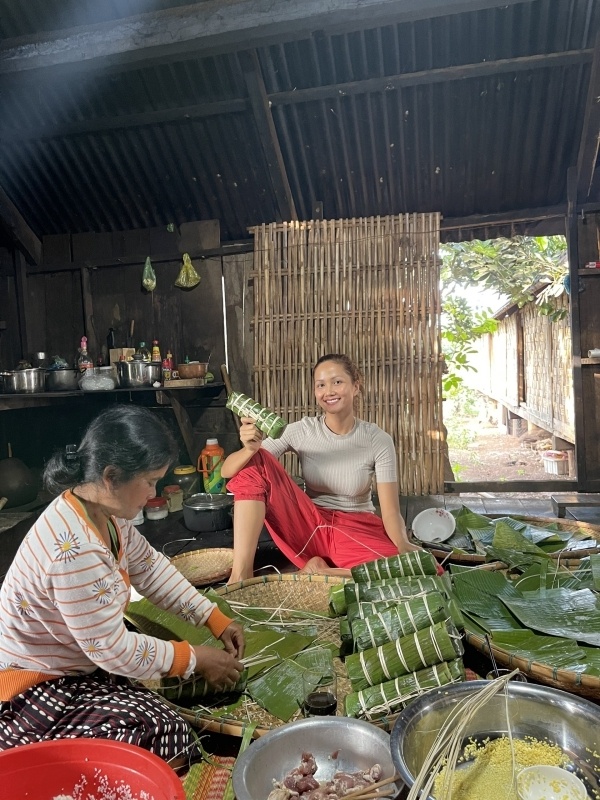 nghe si Viet don Tet anh 1