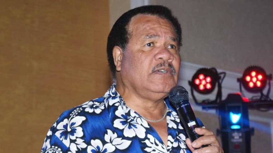 Ca si Quoc Anh hat 'Ngay xuan vui cuoi' hinh anh