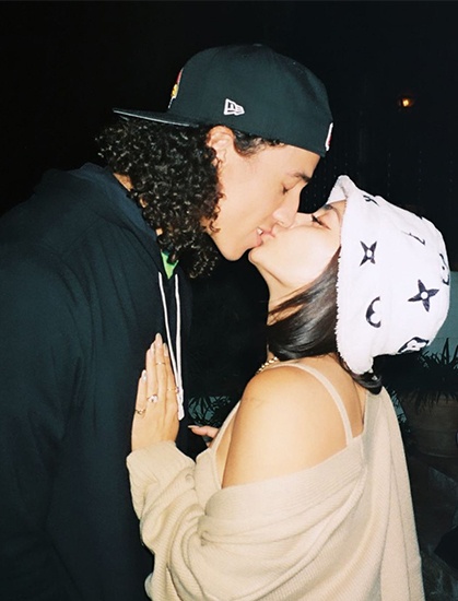 Vanessa Hudgens cong khai ban trai anh 1