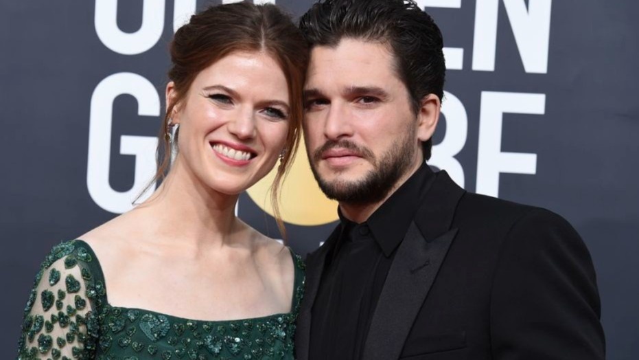 Cap sao ‘Tro choi vuong quyen’ don con trai dau long hinh anh