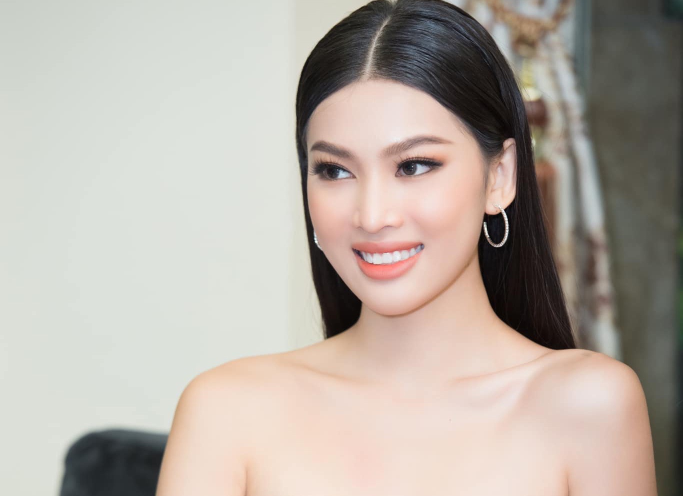 Ngoc Thao: 'Toi co doi chan dai 1,11 m' hinh anh