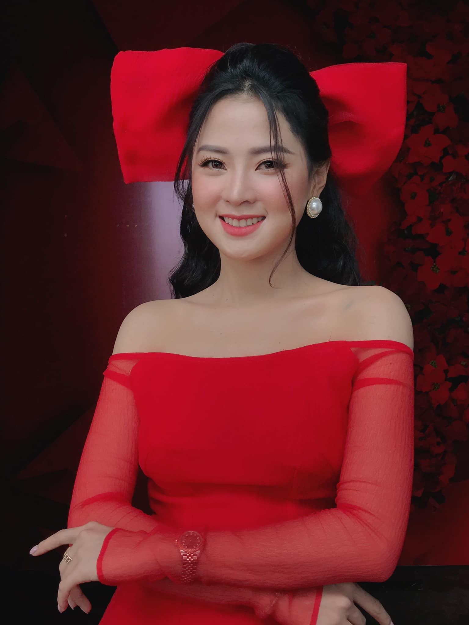 nhan sac ban gai minh luan anh 11