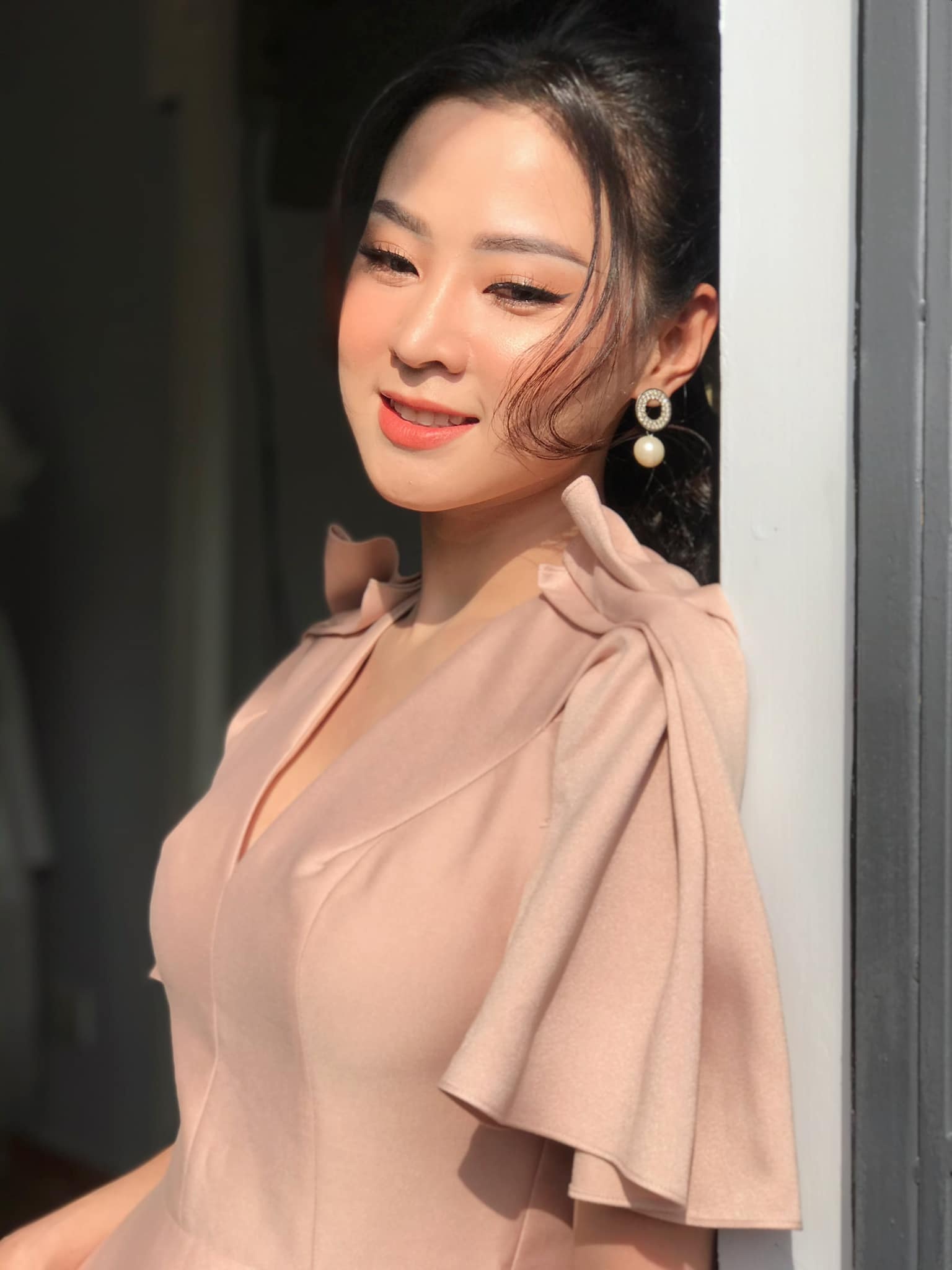 nhan sac ban gai minh luan anh 4