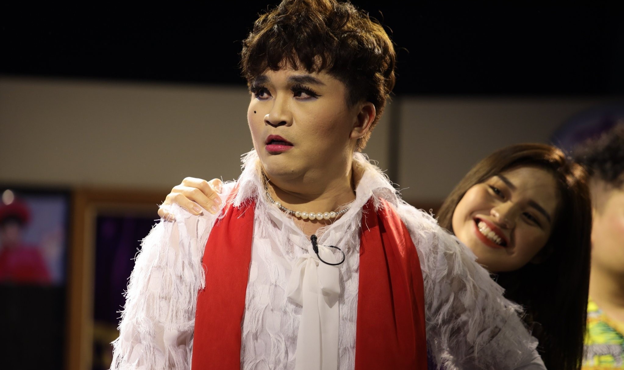 Le Loc, Dai Nghia trong hau truong dem dien kich hinh anh