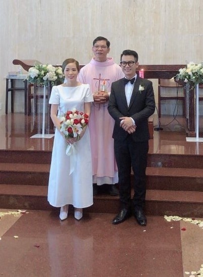 ca si trong khuong ket hon anh 2