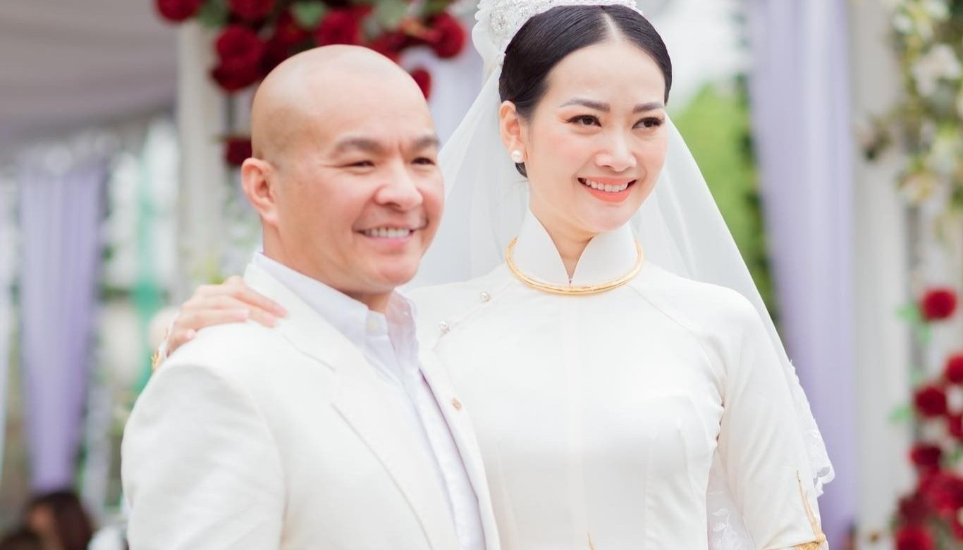 Nguoi mau Giang Huong ket hon voi giam doc san xuat show giai tri hinh anh