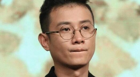 Dien vien 'Tay du ky' co ban gai moi hinh anh