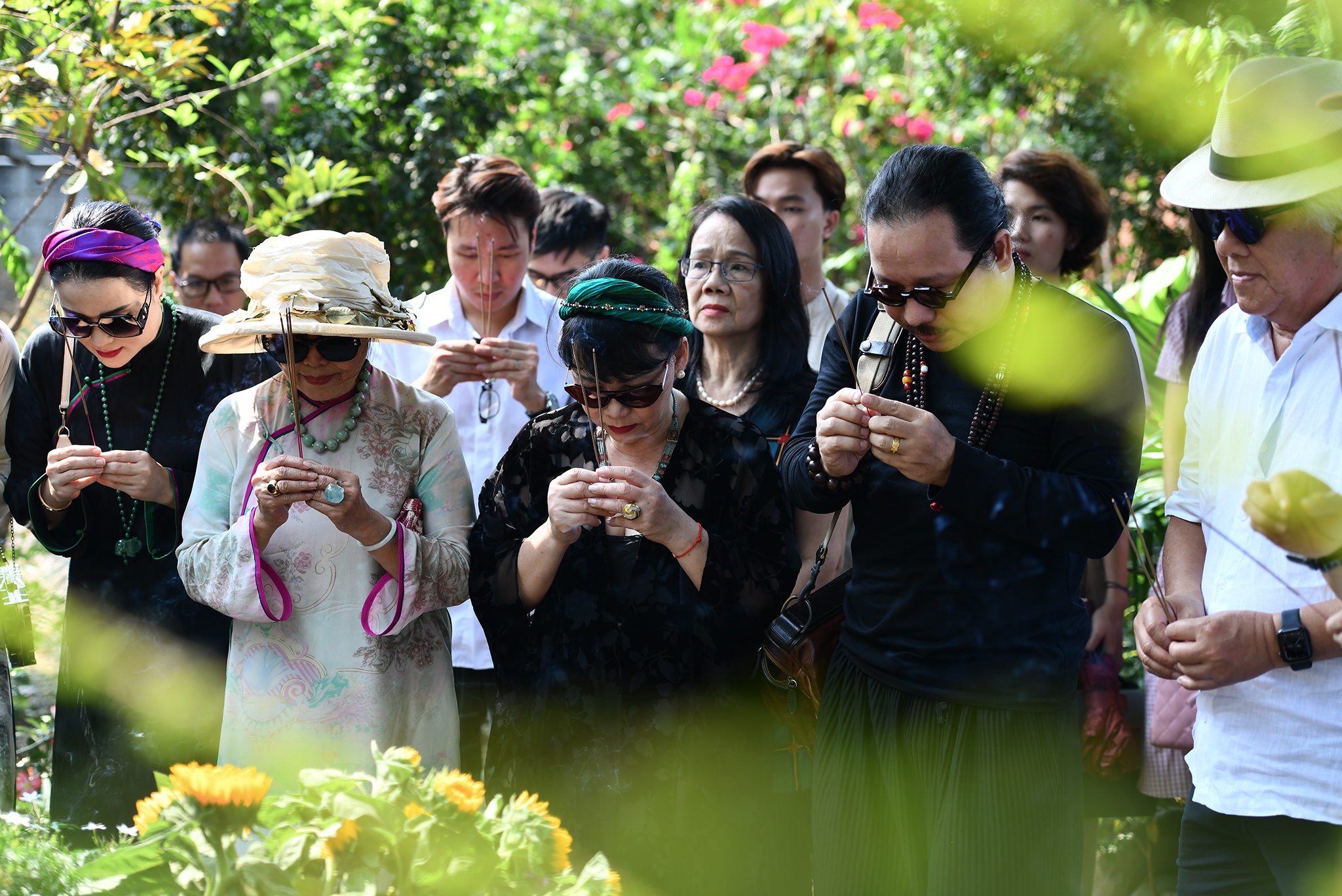 gia dinh,  khan gia tuong nho trinh cong son anh 4