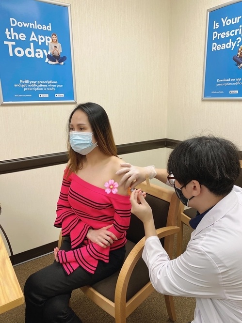 nghệ sĩ tiêm vaccine Covid-19 ảnh 2 nghe si tiem vaccine Covid-19 anh 2