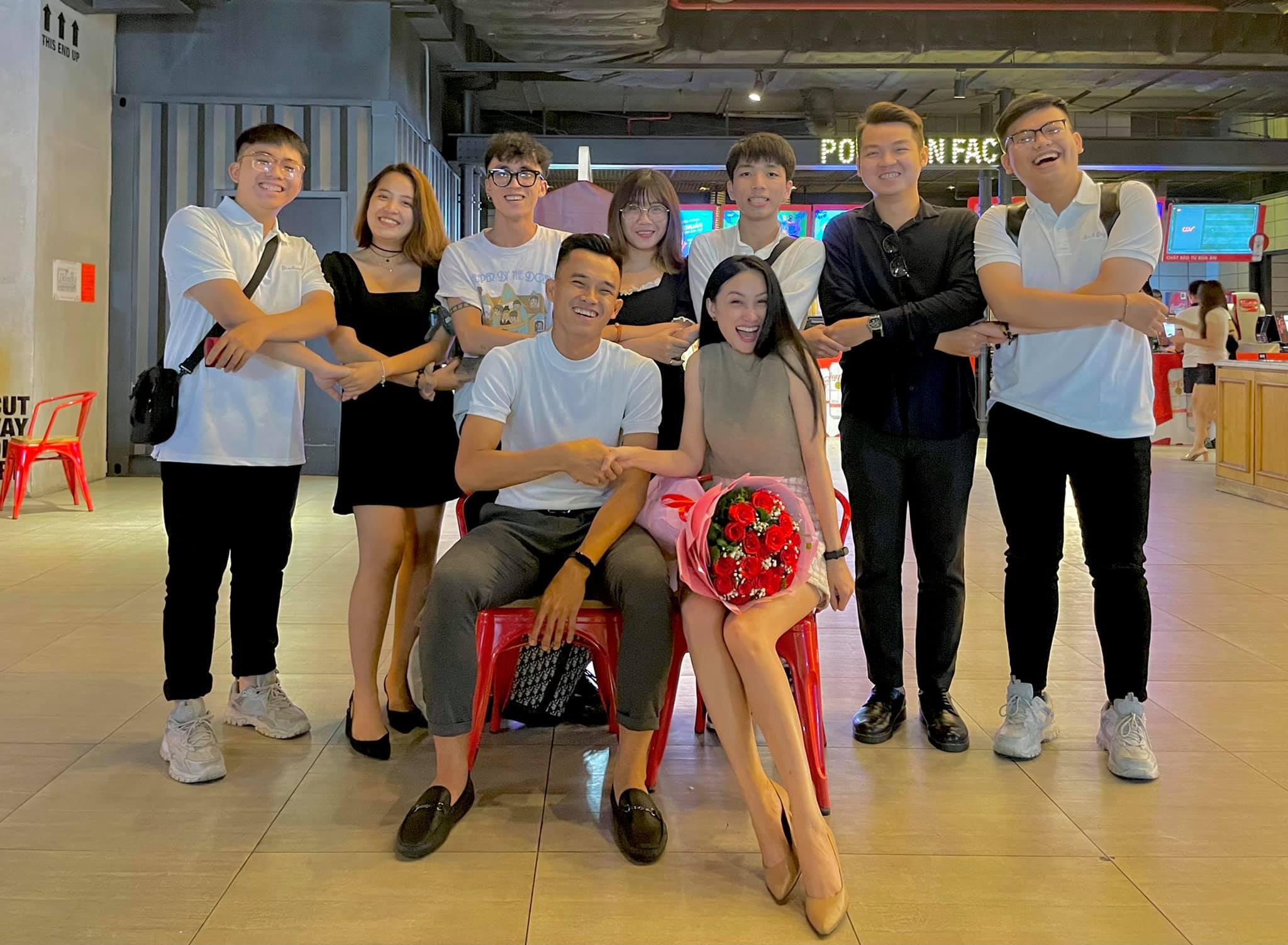 thu mon pham van tien va nguoi dep Thanh Nhan anh 1