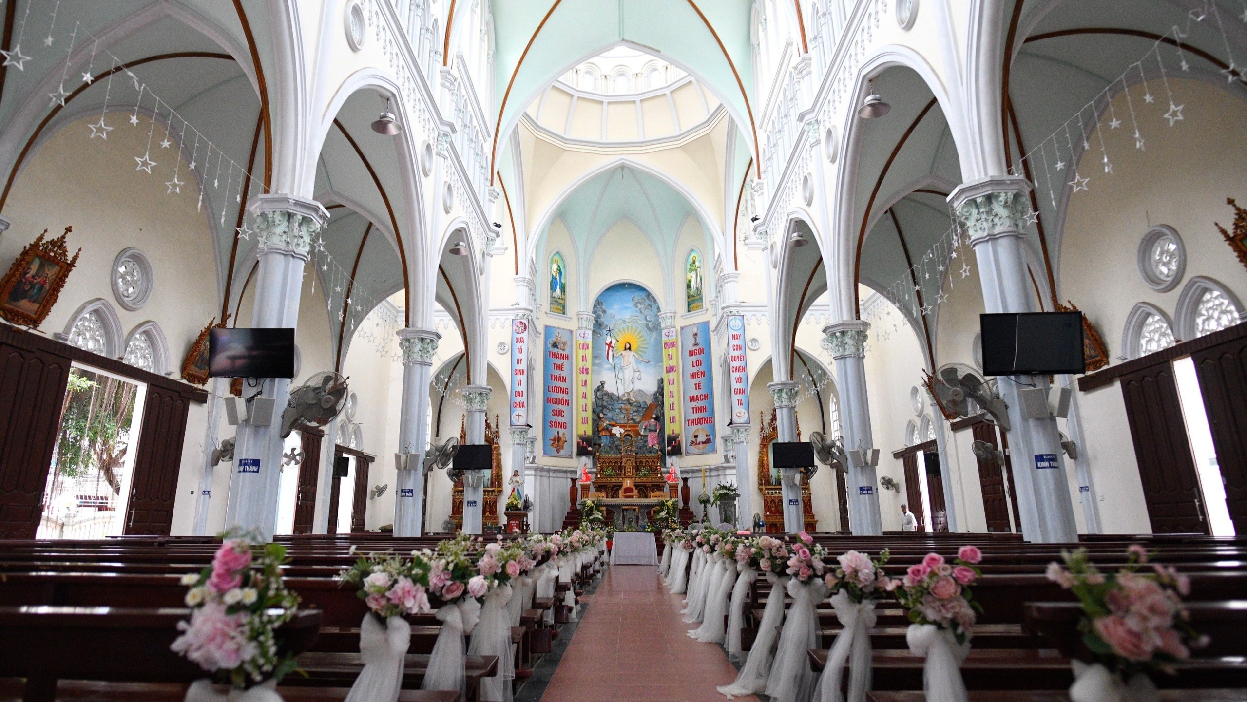 Khong gian cuoi cua Phan Manh Quynh o Nghe An hinh anh