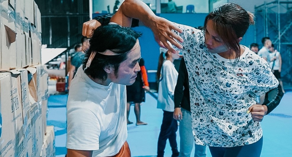 H'Hen Nie bi thuong khi dong phim hinh anh