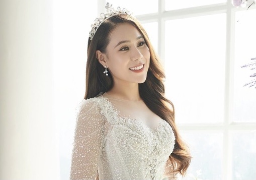 Anh cuoi cua dien vien Ho Bich Tram hinh anh