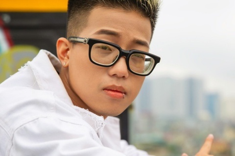 Rap Viet: 'Loai thi sinh co kinh nghiem vi quen loi, sai nhac' hinh anh
