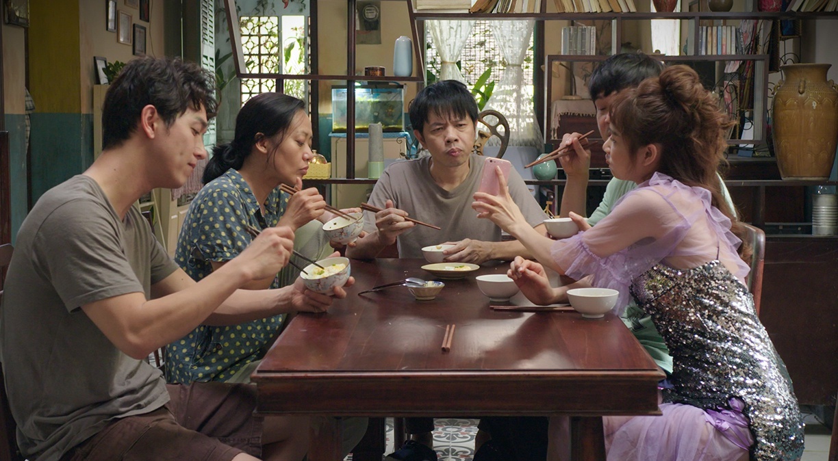 trang phuc nha phuong va thuy ngan anh 1