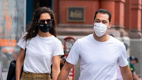 Katie Holmes chia tay ban trai hinh anh