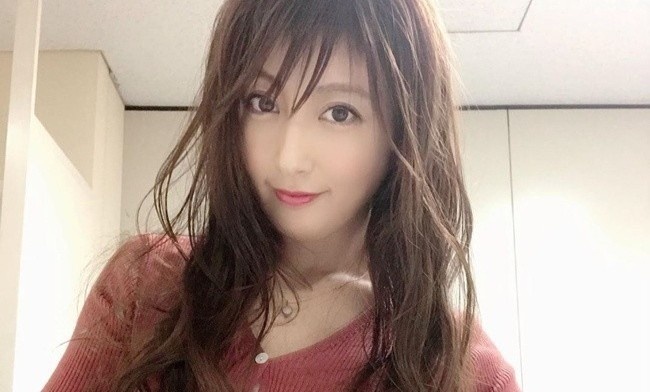 Nu dien vien Nhat cau cuu canh sat vi bi chong danh dap hinh anh